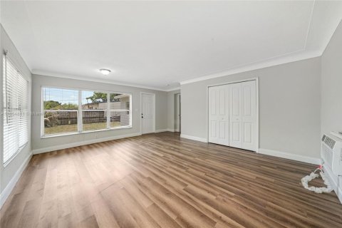 House in Fort Lauderdale, Florida 2 bedrooms, 104.79 sq.m. № 1872734 - photo 15