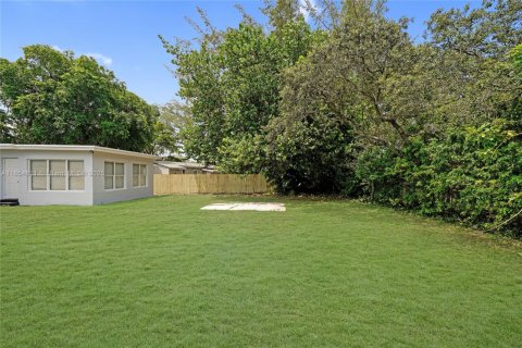 House in Fort Lauderdale, Florida 2 bedrooms, 104.79 sq.m. № 1872734 - photo 28