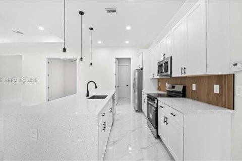 Villa ou maison à vendre à Lehigh Acres, Floride: 4 chambres № 1987445 - photo 24