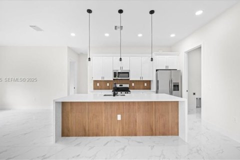 Villa ou maison à vendre à Lehigh Acres, Floride: 4 chambres № 1987445 - photo 21