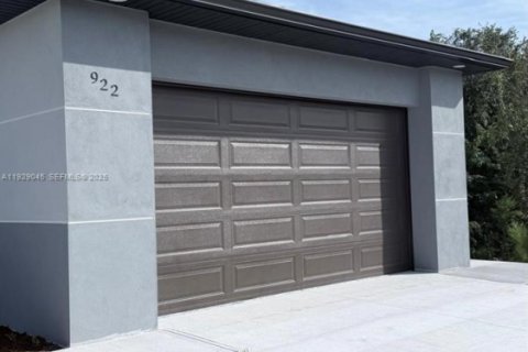 Villa ou maison à vendre à Lehigh Acres, Floride: 4 chambres № 1987445 - photo 11