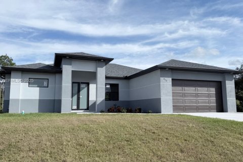 Villa ou maison à vendre à Lehigh Acres, Floride: 4 chambres № 1987445 - photo 1