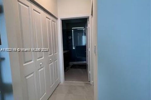 Купить кондоминиум в Дорал, Флорида 2 спальни, 104.42м2, № 1867380 - фото 12