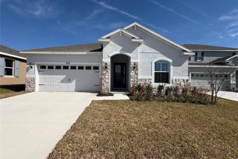 House in Lake Alfred, Florida 3 bedrooms, 180.04 sq.m. № 1912930 - photo 1