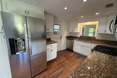 Villa ou maison à louer à Titusville, Floride: 3 chambres, 107.77 m2 № 2429157 - photo 9