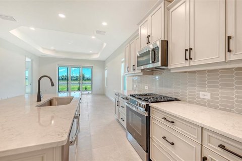 House in Venice, Florida 3 bedrooms, 172.8 sq.m. № 2204973 - photo 10