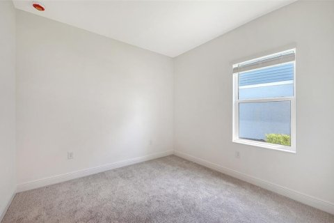 House in Venice, Florida 3 bedrooms, 172.8 sq.m. № 2204973 - photo 25