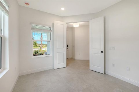 House in Venice, Florida 3 bedrooms, 172.8 sq.m. № 2204973 - photo 23