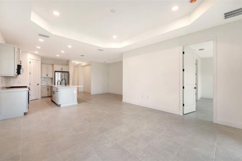 House in Venice, Florida 3 bedrooms, 172.8 sq.m. № 2204973 - photo 13