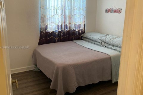 Adosado en alquiler en Lauderdale Lakes, Florida, 1 dormitorio, 127.93 m2 № 1969493 - foto 2