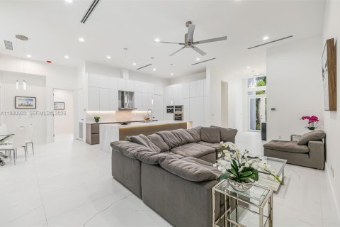 Купить виллу или дом в Бискейн-Парк, Флорида 4 спальни, 268.21м2, № 2043458 - фото 27