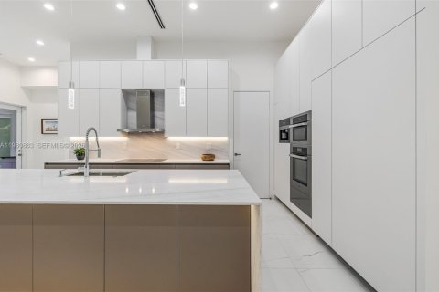 Купить виллу или дом в Бискейн-Парк, Флорида 4 спальни, 268.21м2, № 2043458 - фото 24