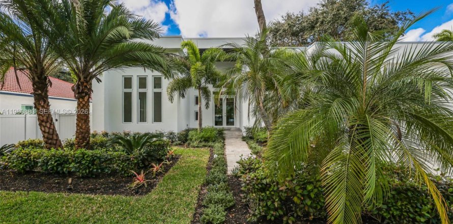 Дом в Бискейн-Парк, Флорида 4 спальни, 268.21м2 № 2043458