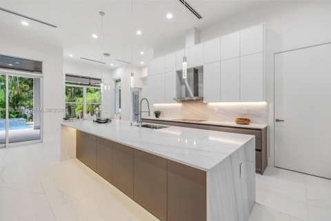 Купить виллу или дом в Бискейн-Парк, Флорида 4 спальни, 268.21м2, № 2043458 - фото 18