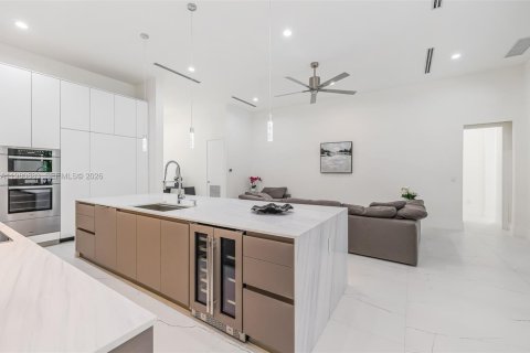 Купить виллу или дом в Бискейн-Парк, Флорида 4 спальни, 268.21м2, № 2043458 - фото 20