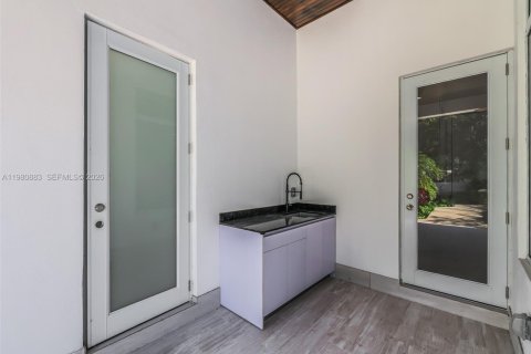 Купить виллу или дом в Бискейн-Парк, Флорида 4 спальни, 268.21м2, № 2043458 - фото 15