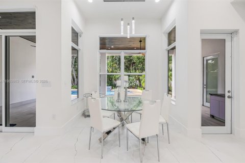 Купить виллу или дом в Бискейн-Парк, Флорида 4 спальни, 268.21м2, № 2043458 - фото 29