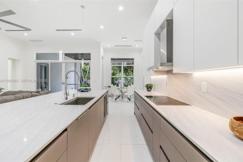 Купить виллу или дом в Бискейн-Парк, Флорида 4 спальни, 268.21м2, № 2043458 - фото 22