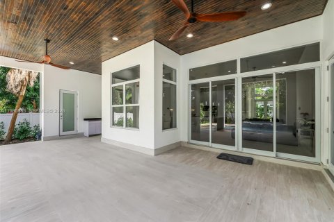 Купить виллу или дом в Бискейн-Парк, Флорида 4 спальни, 268.21м2, № 2043458 - фото 7