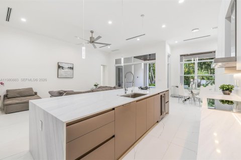 Купить виллу или дом в Бискейн-Парк, Флорида 4 спальни, 268.21м2, № 2043458 - фото 19