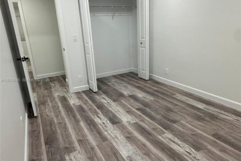 House in Coral Springs, Florida 3 bedrooms, 111.48 sq.m. № 2042184 - photo 22