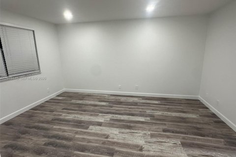 House in Coral Springs, Florida 3 bedrooms, 111.48 sq.m. № 2042184 - photo 20