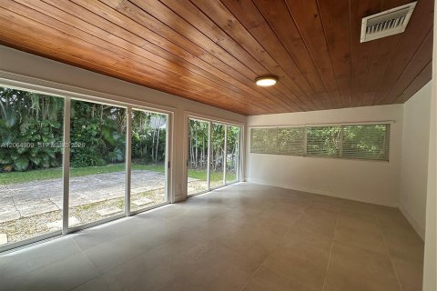 Villa ou maison à louer à Coral Gables, Floride: 4 chambres, 185.8 m2 № 2281018 - photo 16