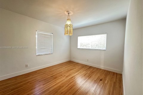 Villa ou maison à louer à Coral Gables, Floride: 4 chambres, 185.8 m2 № 2281018 - photo 29