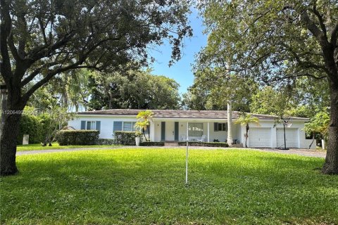 Villa ou maison à louer à Coral Gables, Floride: 4 chambres, 185.8 m2 № 2281018 - photo 2