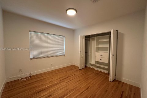 Villa ou maison à louer à Coral Gables, Floride: 4 chambres, 185.8 m2 № 2281018 - photo 27