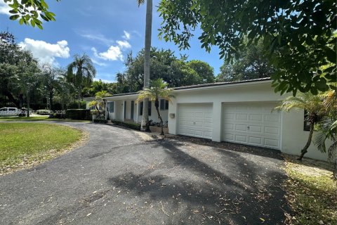 Villa ou maison à louer à Coral Gables, Floride: 4 chambres, 185.8 m2 № 2281018 - photo 6