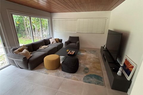 Villa ou maison à louer à Coral Gables, Floride: 4 chambres, 185.8 m2 № 2281018 - photo 15