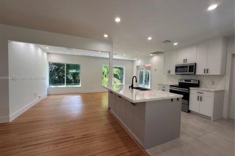 Villa ou maison à louer à Coral Gables, Floride: 4 chambres, 185.8 m2 № 2281018 - photo 11