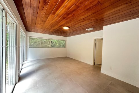 Villa ou maison à louer à Coral Gables, Floride: 4 chambres, 185.8 m2 № 2281018 - photo 17