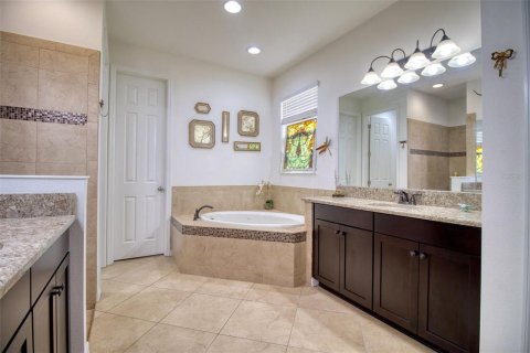 Villa ou maison à vendre à Wesley Chapel, Floride: 6 chambres, 448.72 m2 № 2296303 - photo 28