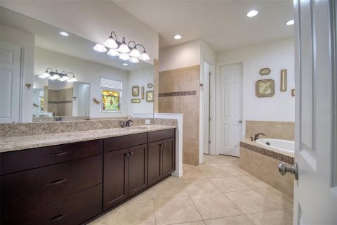 Villa ou maison à vendre à Wesley Chapel, Floride: 6 chambres, 448.72 m2 № 2296303 - photo 27