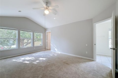 Townhouse in Sanford, Florida 3 bedrooms, 153.01 sq.m. № 2384319 - photo 13