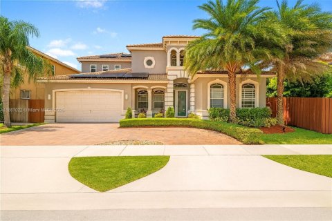Villa ou maison à vendre à Cutler Bay, Floride: 4 chambres, 248.05 m2 № 1920661 - photo 1