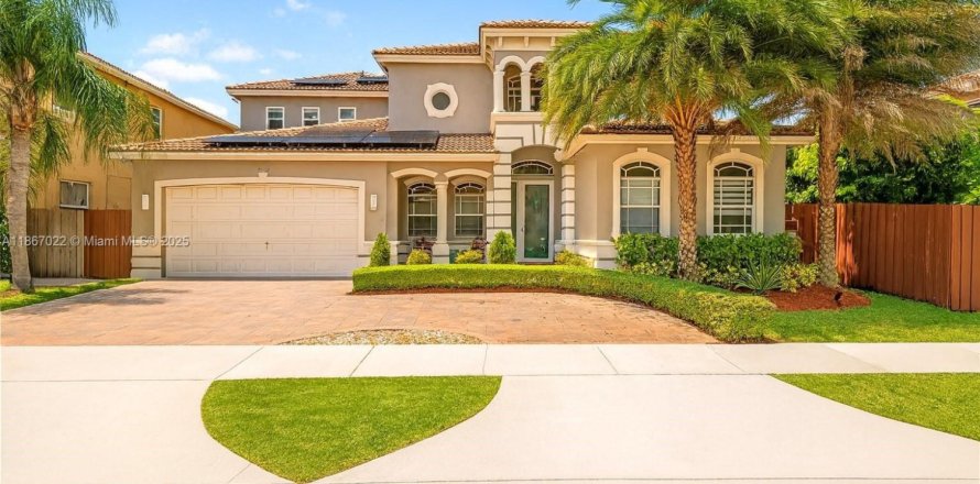 Villa ou maison à Cutler Bay, Floride 4 chambres, 248.05 m2 № 1920661