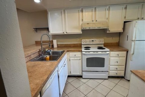House in Largo, Florida 2 bedrooms, 100.8 sq.m. № 1876893 - photo 17