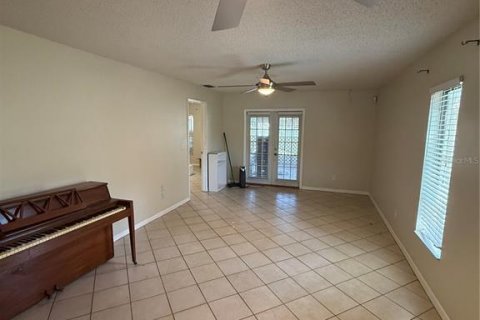 House in Largo, Florida 2 bedrooms, 100.8 sq.m. № 1876893 - photo 6