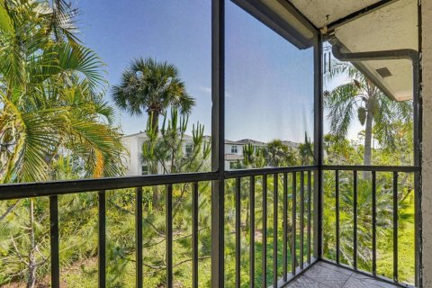 Condo in Lake Worth, Florida, 2 bedrooms № 2083940 - photo 16
