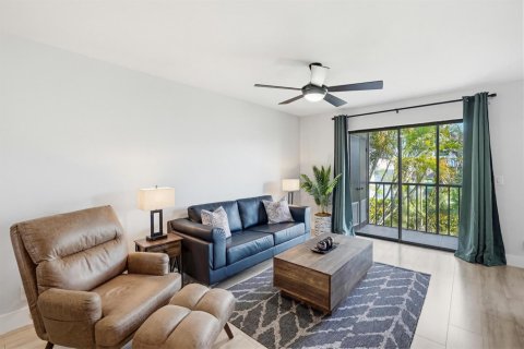 Condo in Lake Worth, Florida, 2 bedrooms № 2083940 - photo 7