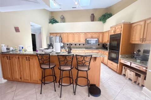 House in Plant City, Florida 4 bedrooms, 317.08 sq.m. № 1785569 - photo 11