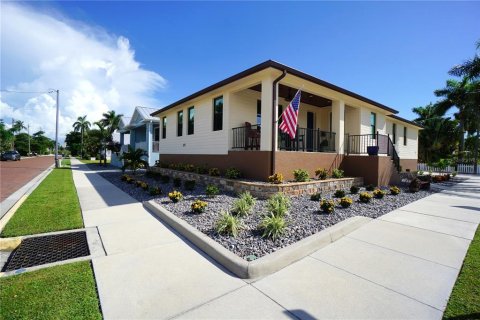 Villa ou maison à vendre à Punta Gorda, Floride: 2 chambres, 125.05 m2 № 2324889 - photo 3