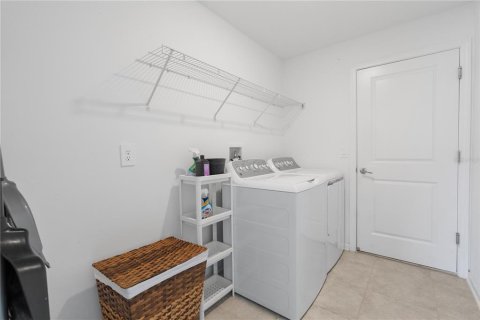 House in ASTONIA in Davenport, Florida 3 bedrooms, 144.46 sq.m. № 2208928 - photo 13