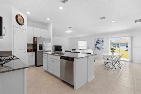 House in ASTONIA in Davenport, Florida 3 bedrooms, 144.46 sq.m. № 2208928 - photo 9