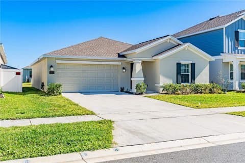 House in ASTONIA in Davenport, Florida 3 bedrooms, 144.46 sq.m. № 2208928 - photo 2