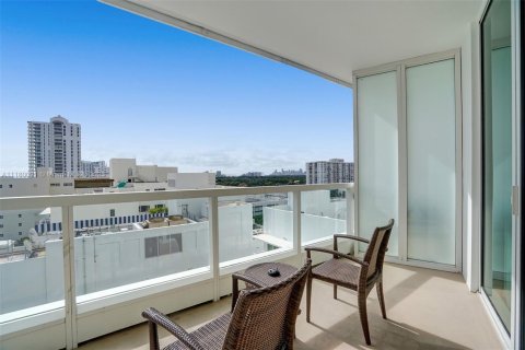 Condominio en venta en Miami Beach, Florida, 49.98 m2 № 1860419 - foto 14