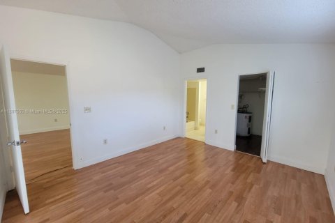 Снять в аренду кондоминиум в Форт-Лодердейл, Флорида 1 спальня, 58.71м2, № 1949688 - фото 9